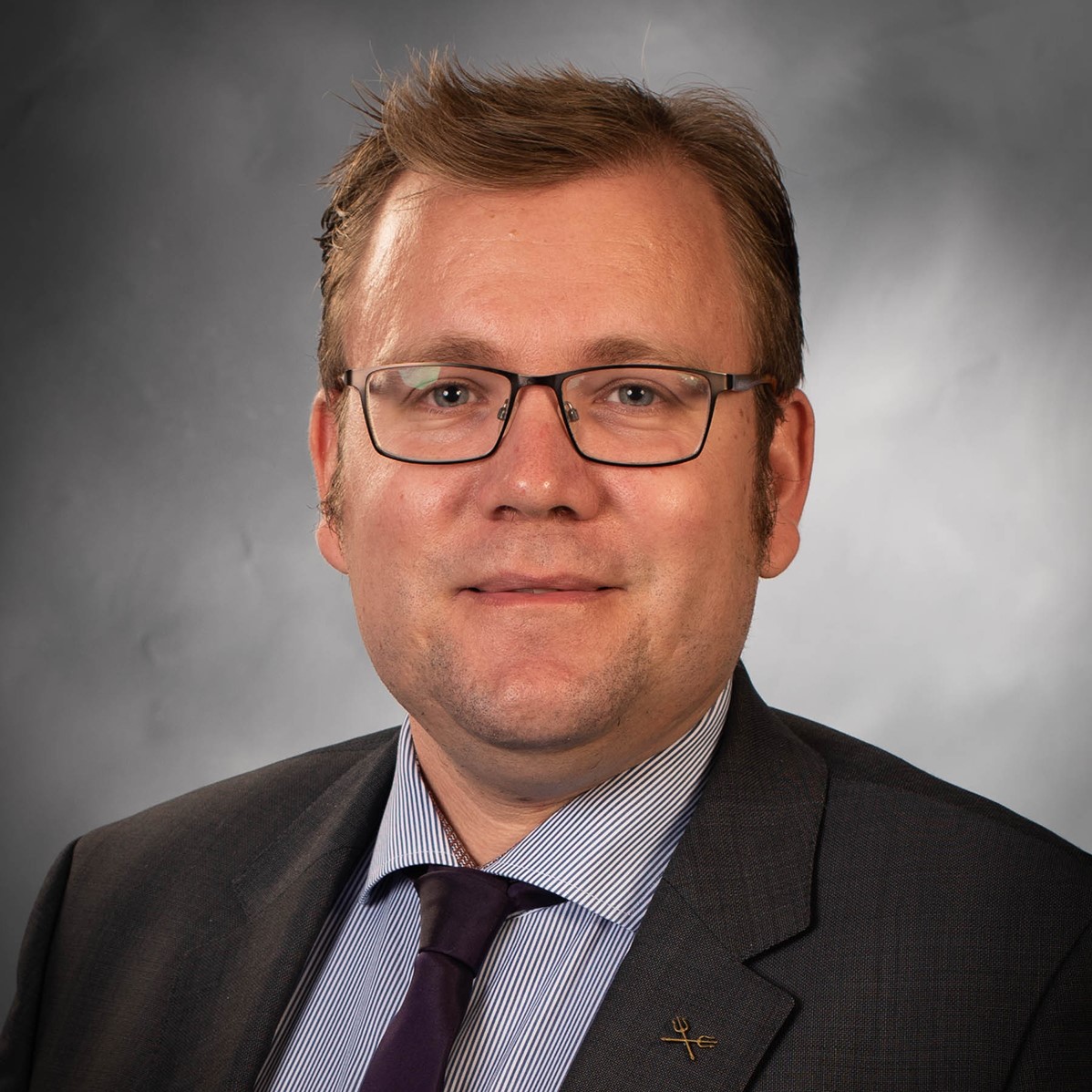 Headshot of Dr. Sebastian Bruns